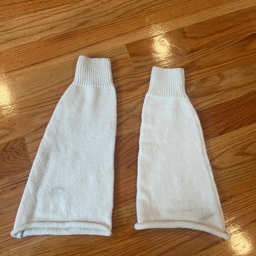 white leg warmers